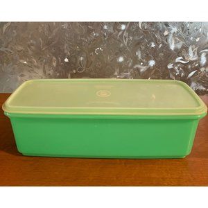 Tupperware Jade green bread, celery keeper container